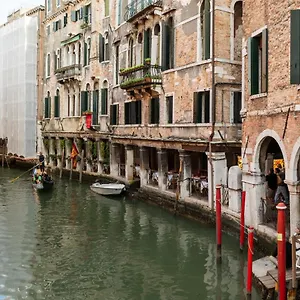 Al Sotoportego Hotel Venecia